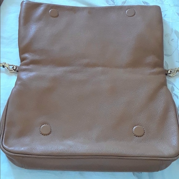 Authentic Tory Burch Tan Amanda crossbody Flap bag - Picture 5 of 8